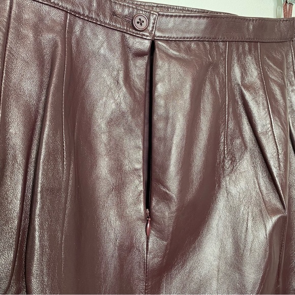 Jaclyn Smith Classic Burgundy Leather Skirt - Picture 5 of 12
